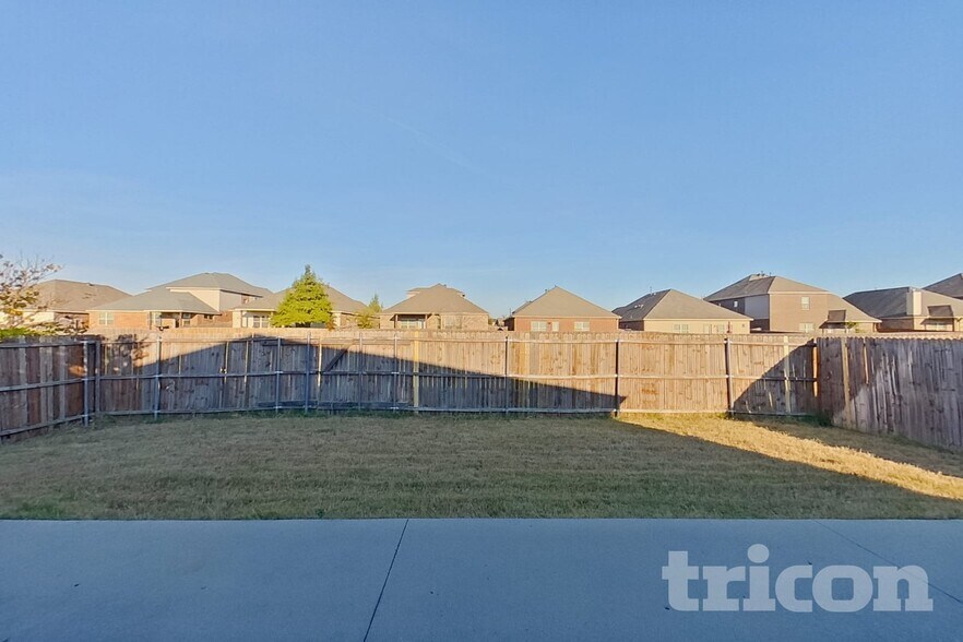 Building Photo - 1500 Abby Creek Dr