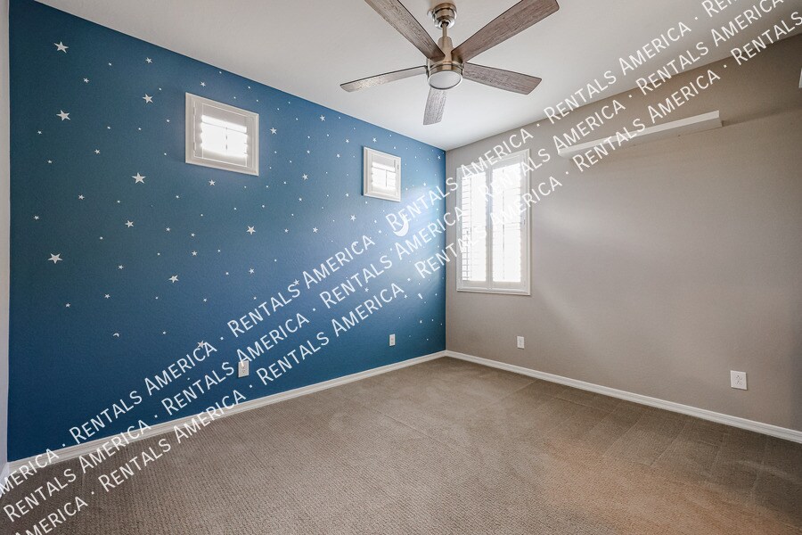 Building Photo - 4212 E Erie St