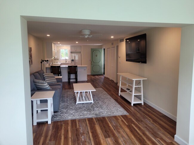 Building Photo - 5111 SE Miles Grant Rd