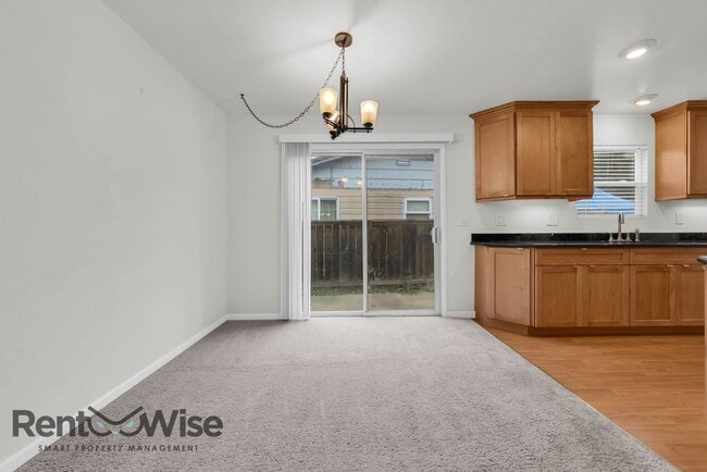 Building Photo - 2406 Kehoe Ave