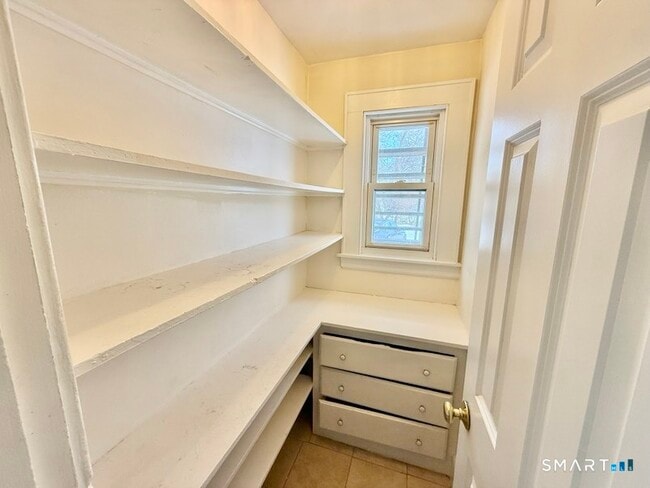 Building Photo - 26 Bridgeport Ave