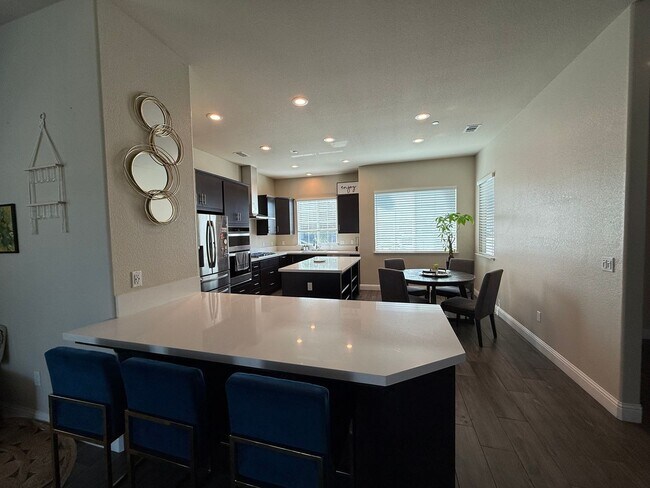 Building Photo - Upgraded single story home in Manteca!