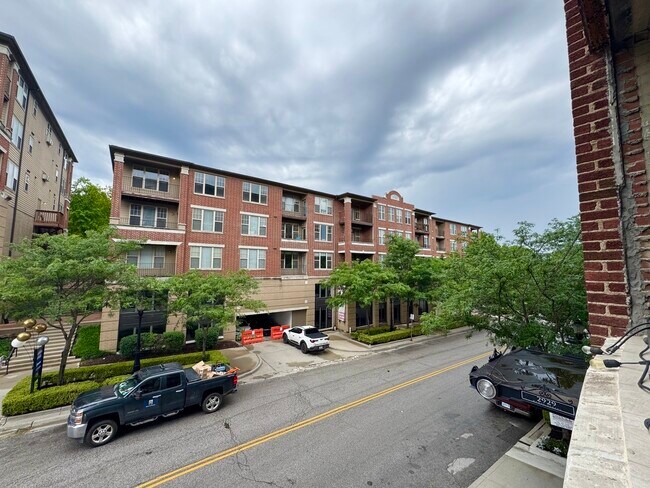 Building Photo - 2929 McGee Trafficway