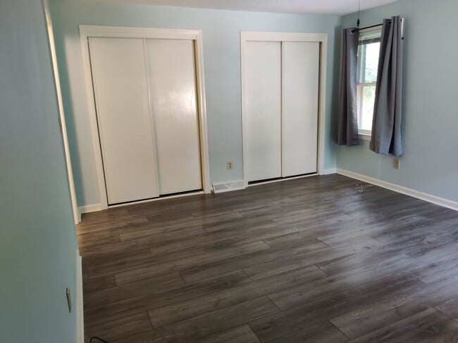 Building Photo - 2 Bedroom, 2 Bedroom Condo Year Round-Yarmouth Port