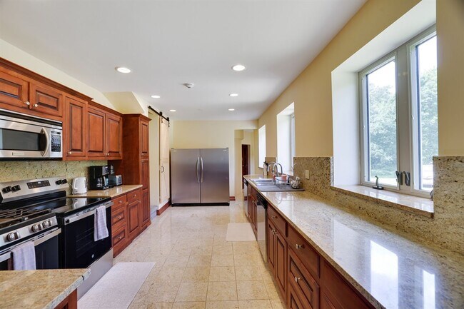 Building Photo - One of a kind Castle on the Hill for Rent! Minimum 1 month lease