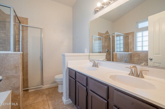 Building Photo - 12509 Twin Leaf Dr