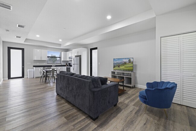 Building Photo - 1911 Lorna Ave