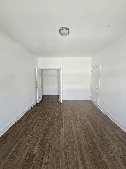 Building Photo - 429 Bergen Ave