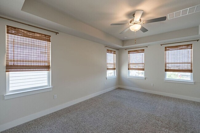 Building Photo - 7400 Travertine Spring Dr
