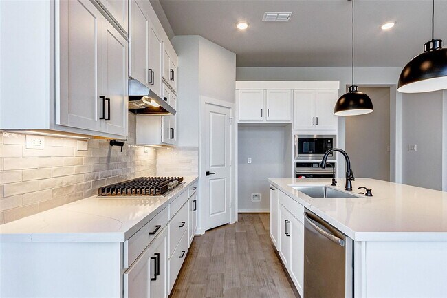 Building Photo - Timber Brook Drive, Sienna, TX 77459 - 3 BR 2 BA single-family home