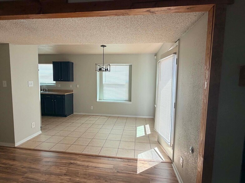 Building Photo - 4516 Lorenzo Ponce Dr