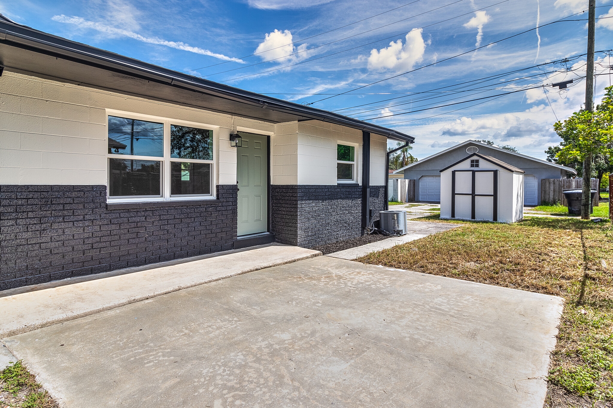 Building Photo - 510 91st Ave N