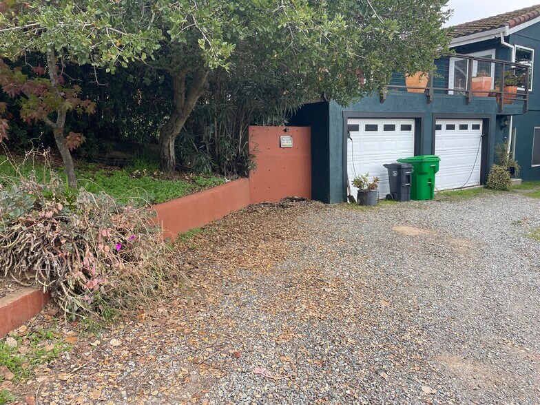 Off-street parking next to your private entrance - 26036 Clover Rd