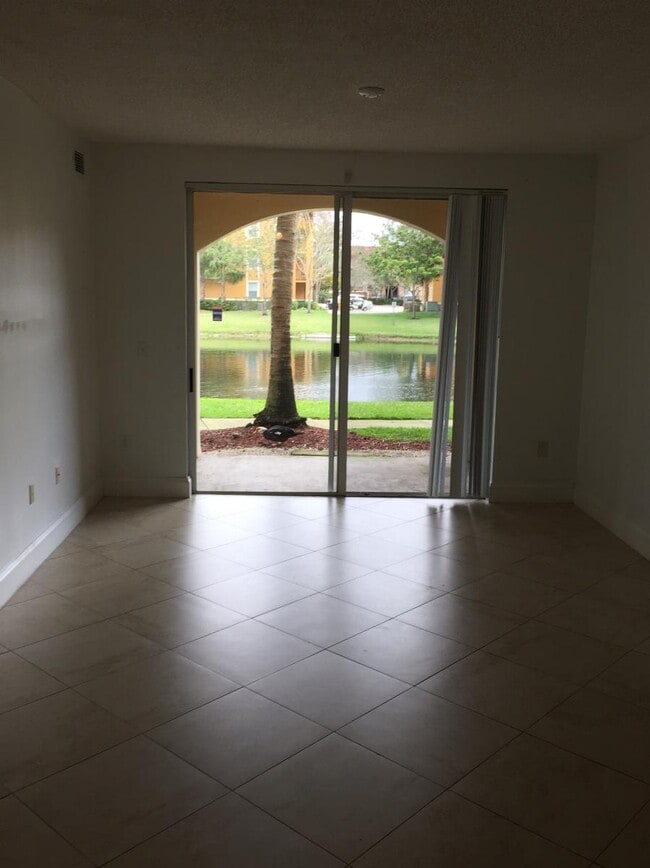 Building Photo - 2201 W Preserve Way