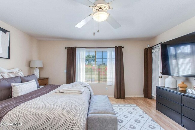 Building Photo - 2647 N Miller Rd