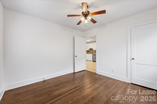 Building Photo - 5711 Oak Dr