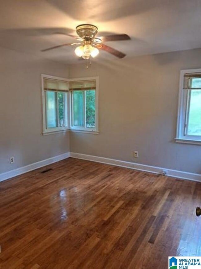 Building Photo - 813 46th St S