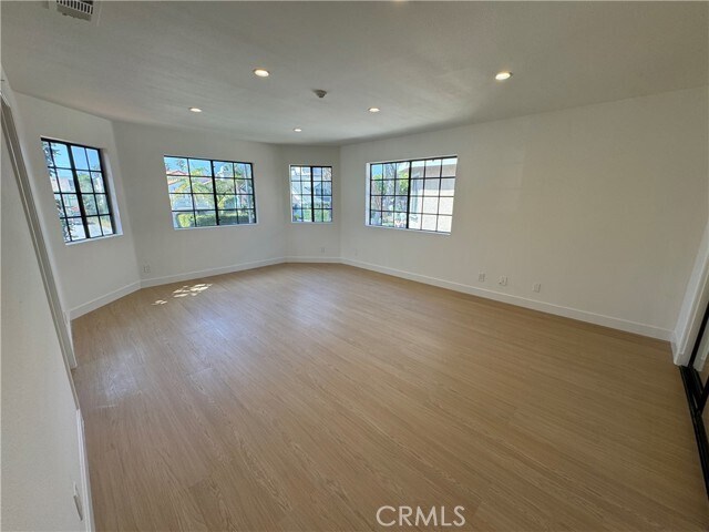 Building Photo - 526 S Catalina Ave