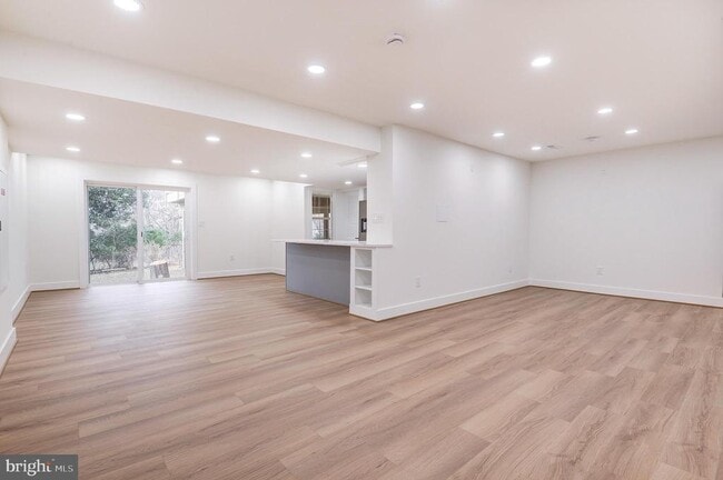 Building Photo - 9704 Hall Rd