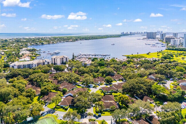 Building Photo - 11340 Briarwood Pl