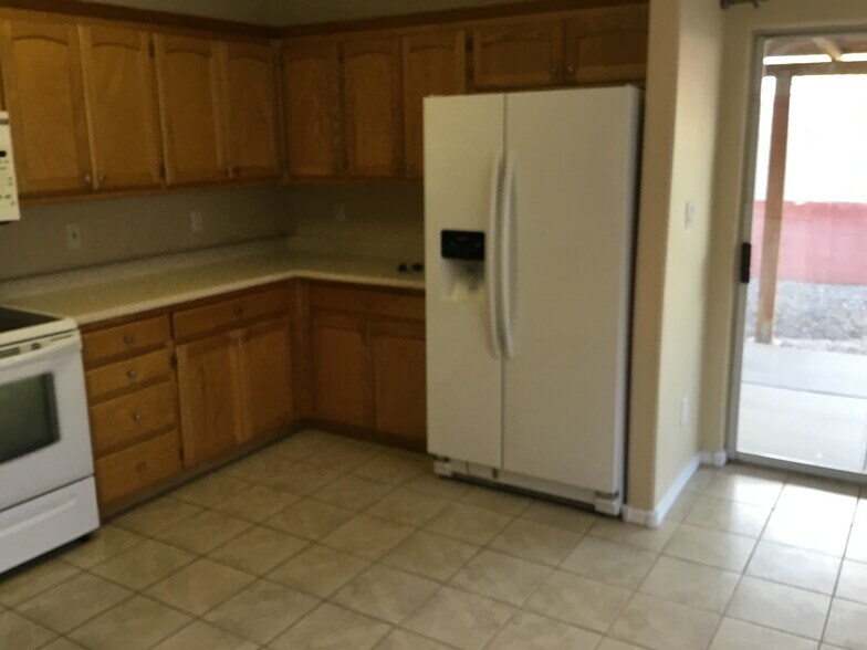 Building Photo - 1504 Kenwood Ct NW