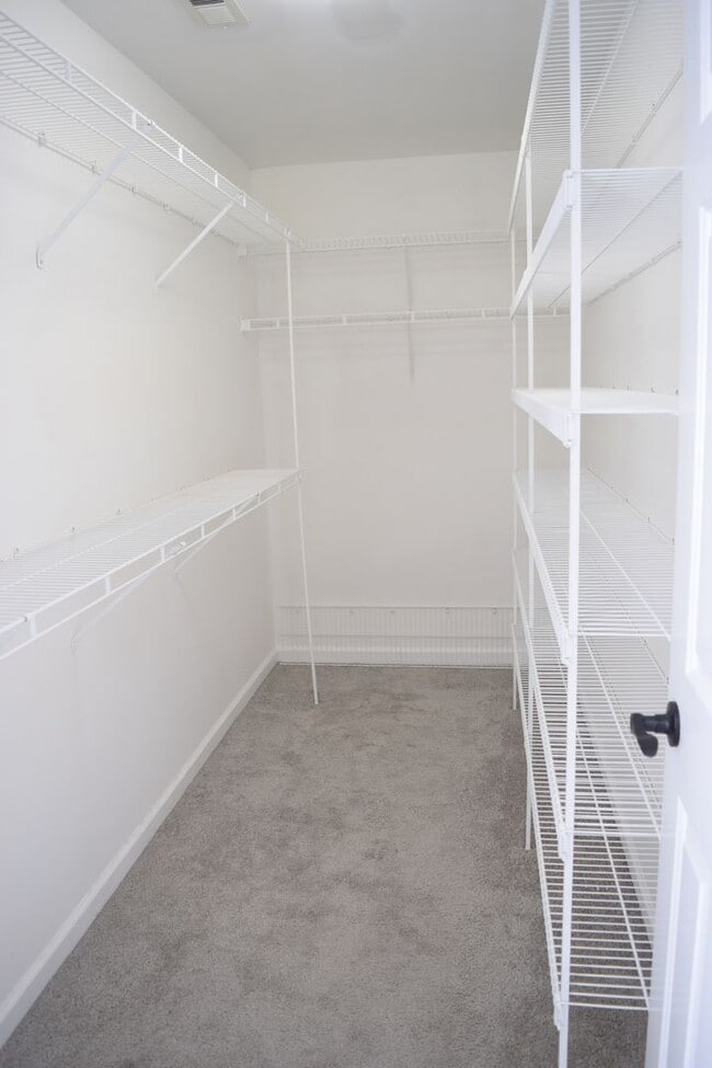 Building Photo - Spacious and Cozy 3-Bedroom Home in a Great Location