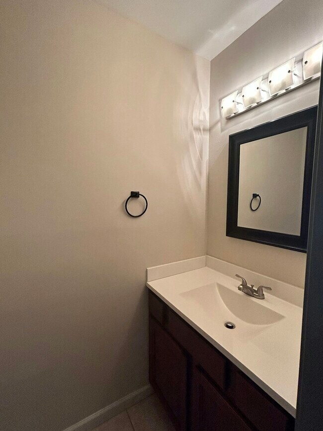 Building Photo - 718 Spence Cir