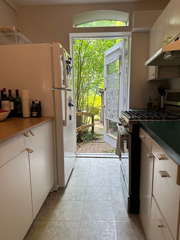 Building Photo - 33 Grove St