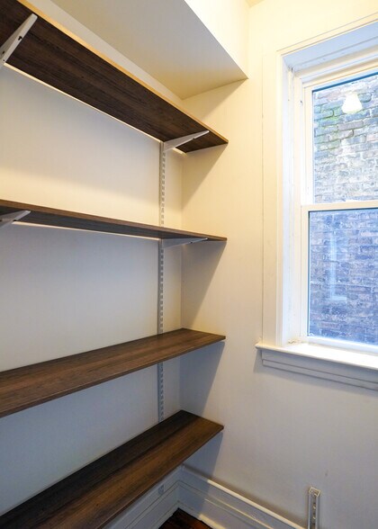 Building Photo - 836 N Maplewood Ave