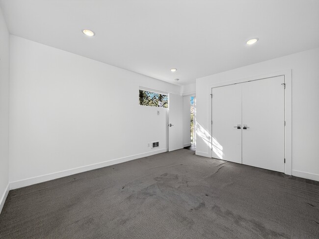 Building Photo - 809 NW 52nd St