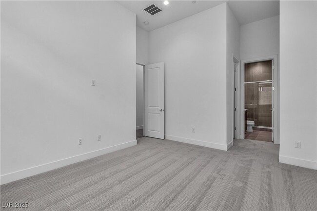 Building Photo - 10739 Agate Clfs Ave