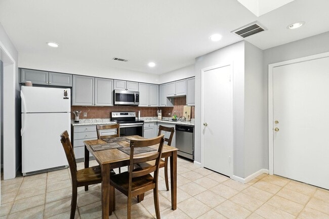 Building Photo - 1532 Prairie Grove Dr