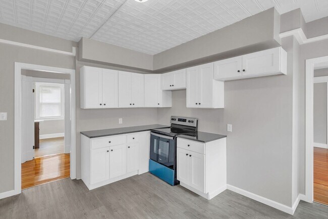 Building Photo - 440 Sumner Ave