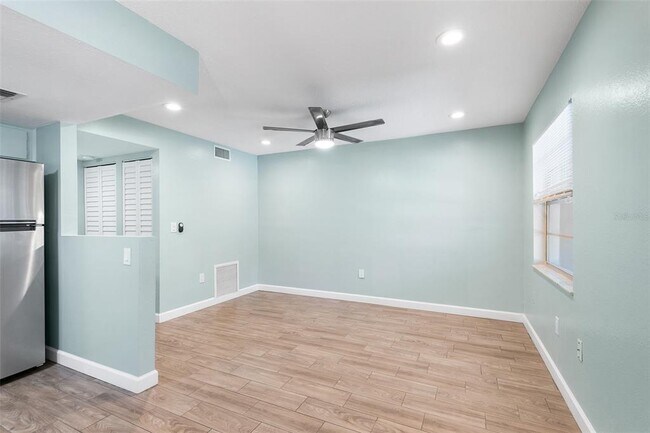 Building Photo - 555 62nd St S