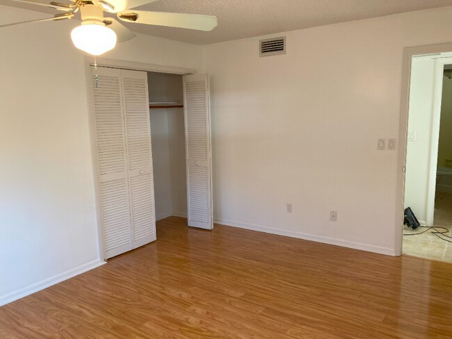 Building Photo - 207 E St