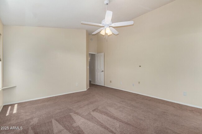 Building Photo - 10185 S Santa Fe Ln