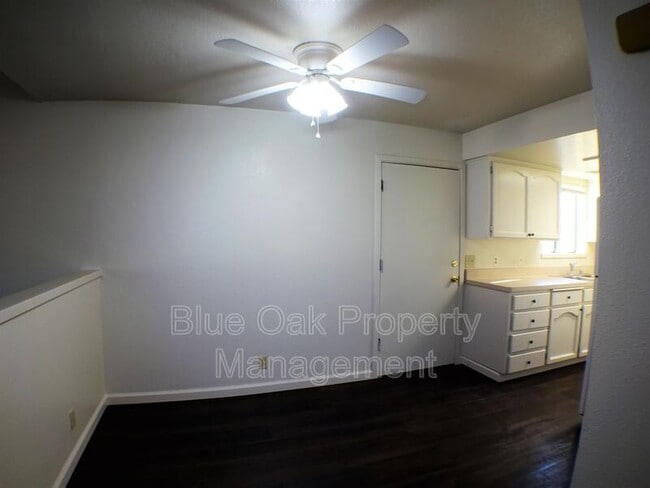Building Photo - 2811 Morseman Ave