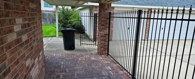 Building Photo - 12806 Blackbrook Ln