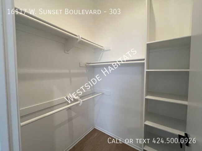 Building Photo - 16117 W Sunset Blvd