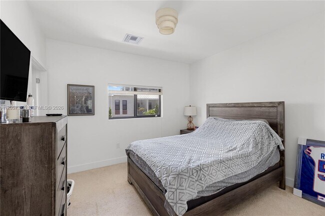 Building Photo - 4444 NW 9th St.