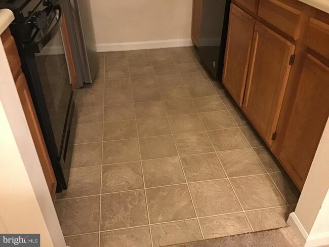 Building Photo - 8961 Town Center Cir