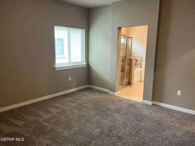 Building Photo - 11563 Leonor Duran St