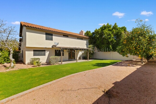 Building Photo - 439 E Barbara Dr