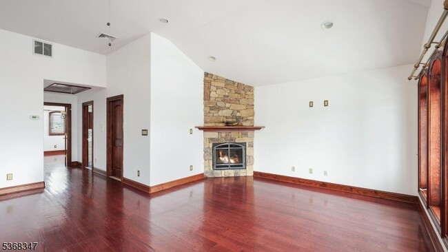 Building Photo - 249 Sanford Ave