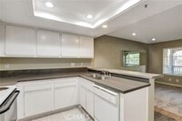 Building Photo - 192 S Cross Creek Rd