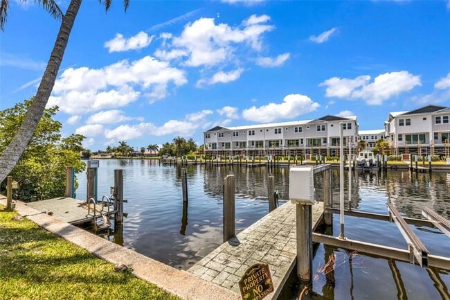 Building Photo - 276 Lewis Cir