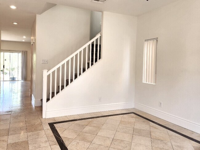 Building Photo - 10544 Blanca Peak Ave