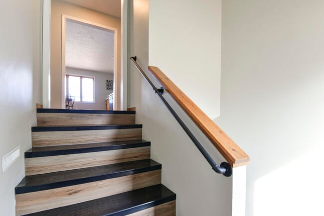 Building Photo - 350 Campbell Point Rd