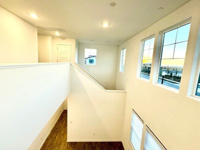 Building Photo - 243 Dock Cir