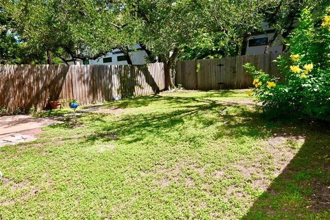 Building Photo - 13356 Water Oak Ln